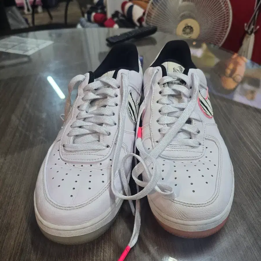 나이키 에어포스 1 화이트 핑크 포인트