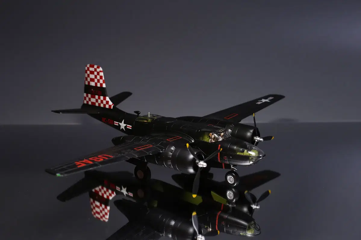 1:72 Hobby Master HA3221 Douglas RB-26C Invader 비행기 모형