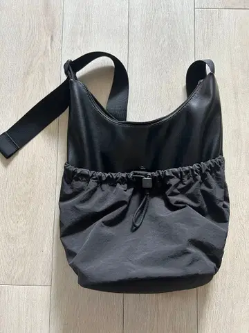 ear PAPILLONNER 숄더백 블랙