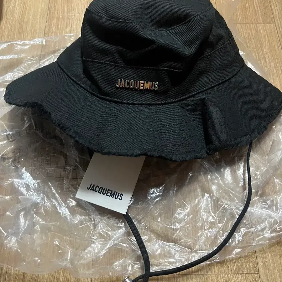 (새상품) 자크뮈스 아티초코 버킷햇 블랙