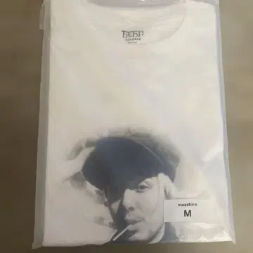 후지이 카제 새하얀 티셔츠 M 사이즈