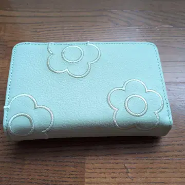 MARY QUANT 이단 접이식 지갑 파스텔 그린