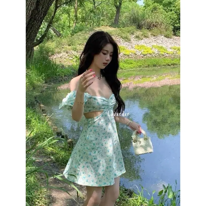 자라 오프숄더 퍼프 휴양지 원피스 꽃무늬 컷팅 미니드레스 S사이즈