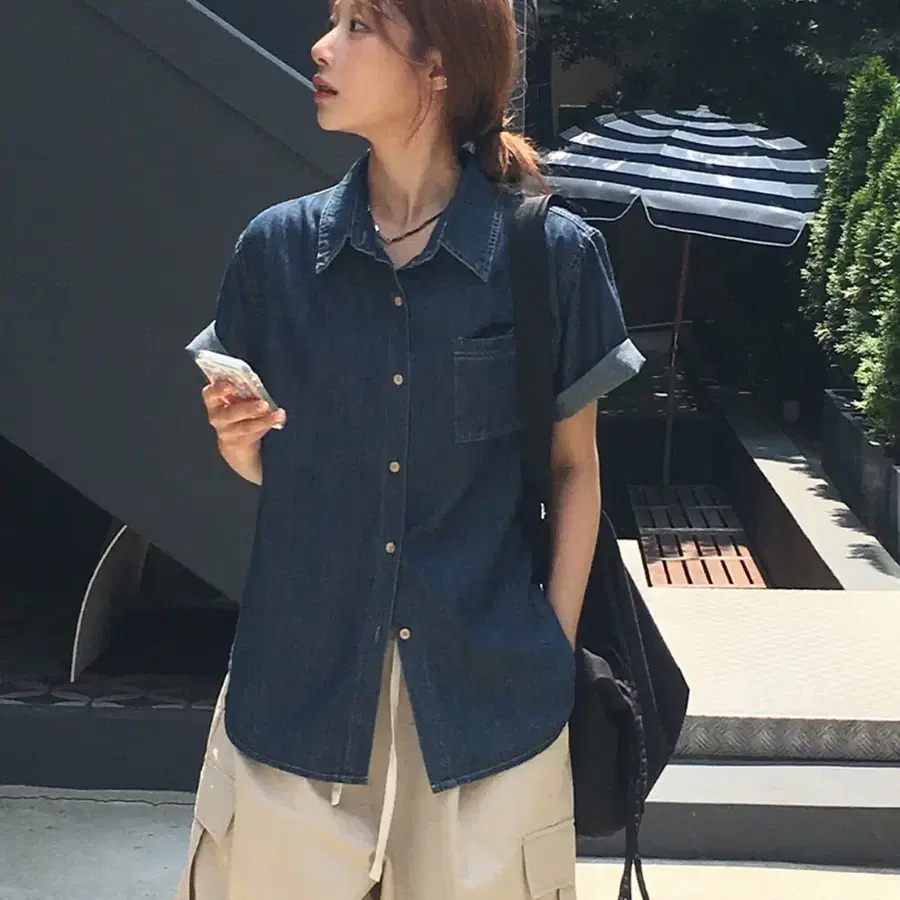 데일리쥬 쿠린 롤업 반팔 데님 셔츠