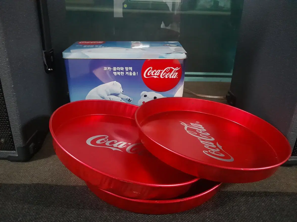 코카콜라  틴 케이스1개 . 틴 쟁반 3개