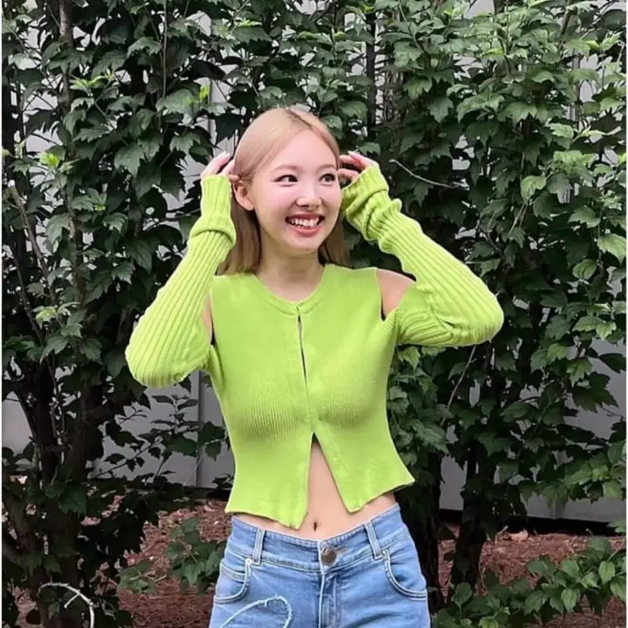 더오픈프로덕트 숄더 컷 피티드 가디건