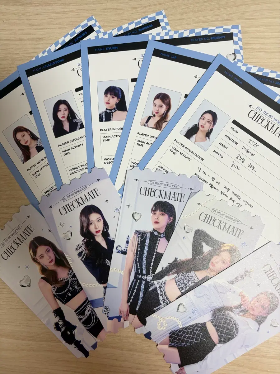 있지 첫 콘서트 굿즈 프로필세트 판매합니다