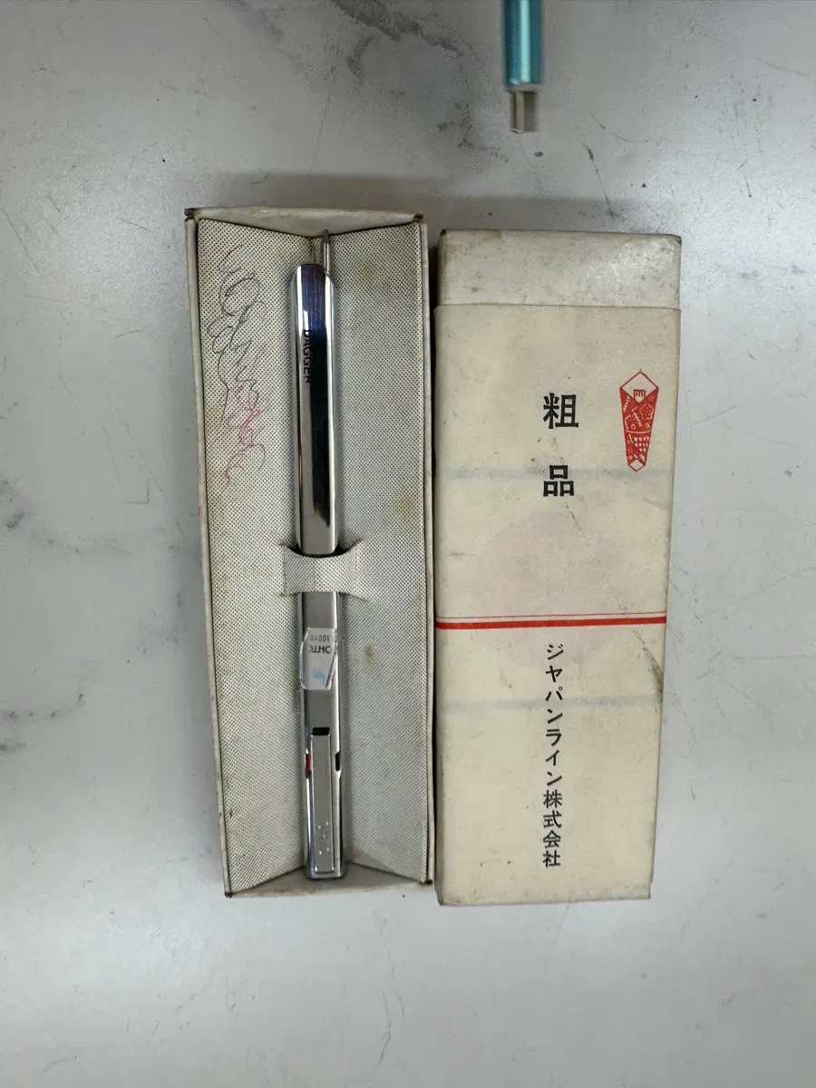 컨디션 양호한 빈티지 오토 OHTO DAGGER 500YE 메탈 볼펜 케이스판매합니다