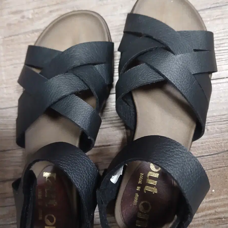 일제. 풋온. 가죽샌들 블랙230