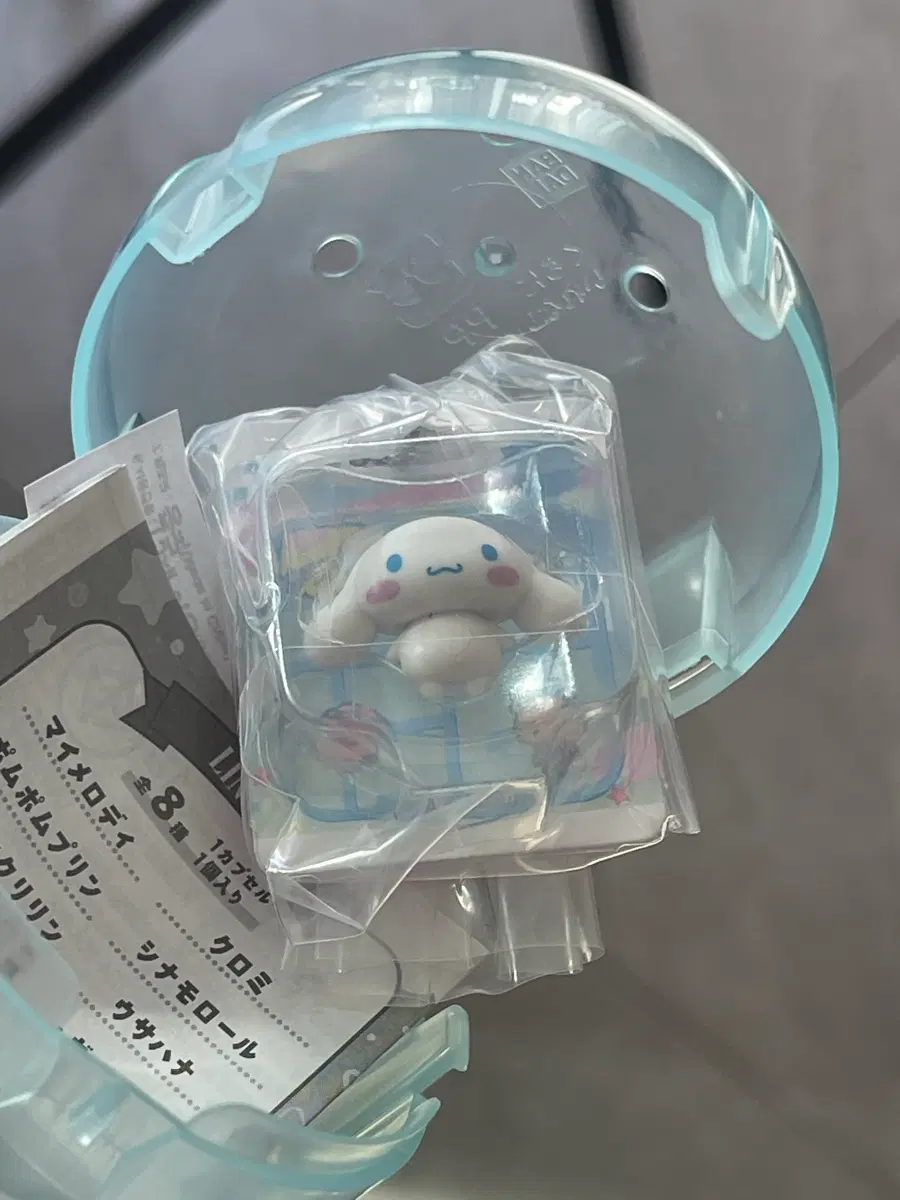 반다이 산리오 캐릭터즈 패키지 미니어쳐 가챠 시나모롤