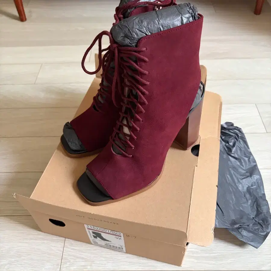 ZARA 버건디 스웨이드 오픈토 워커 부츠