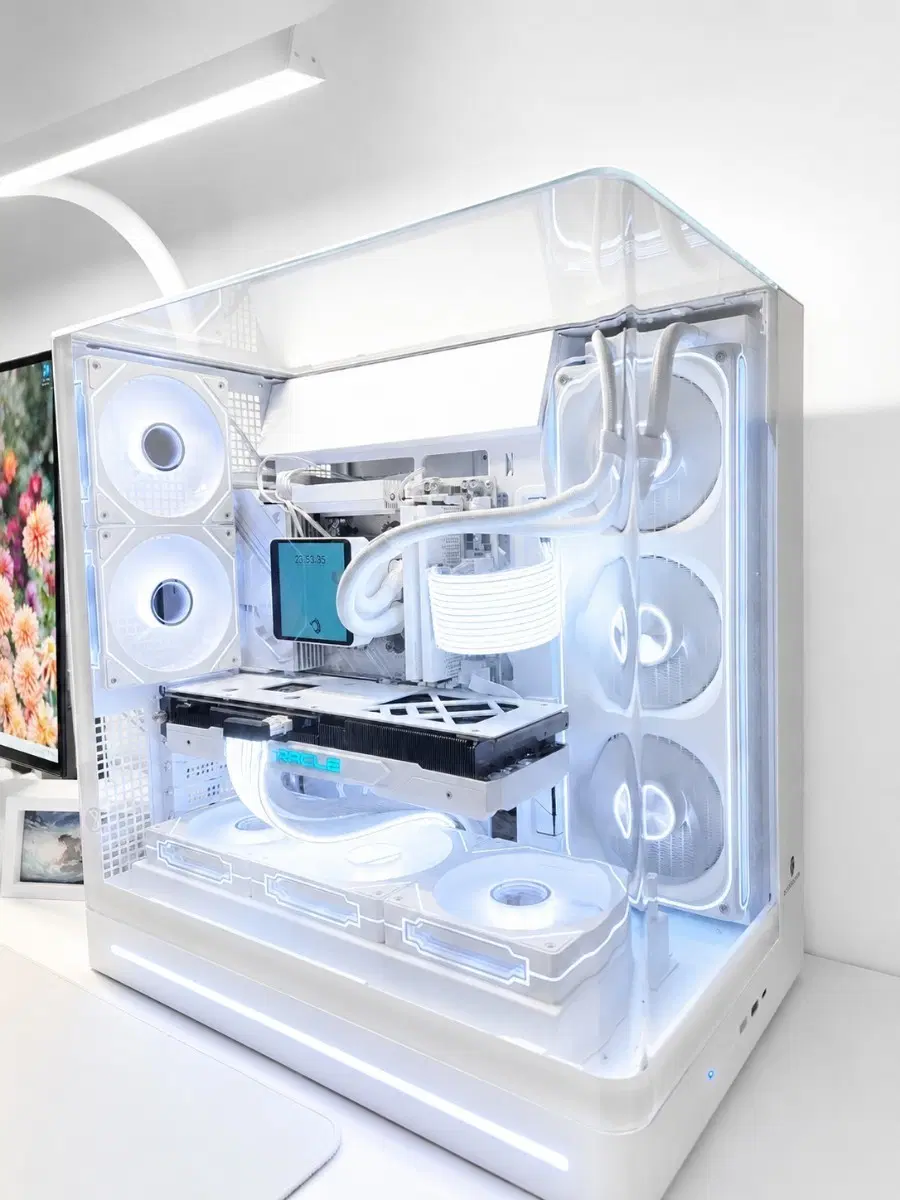 라이젠7 980X3D RTX5080 화이트 신품본체 급매