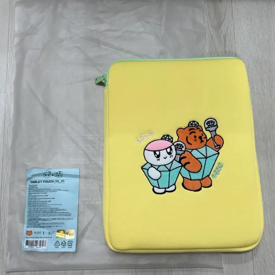 [B02] 세븐틴 봉봉이 무직타이거 태블릿 파우치