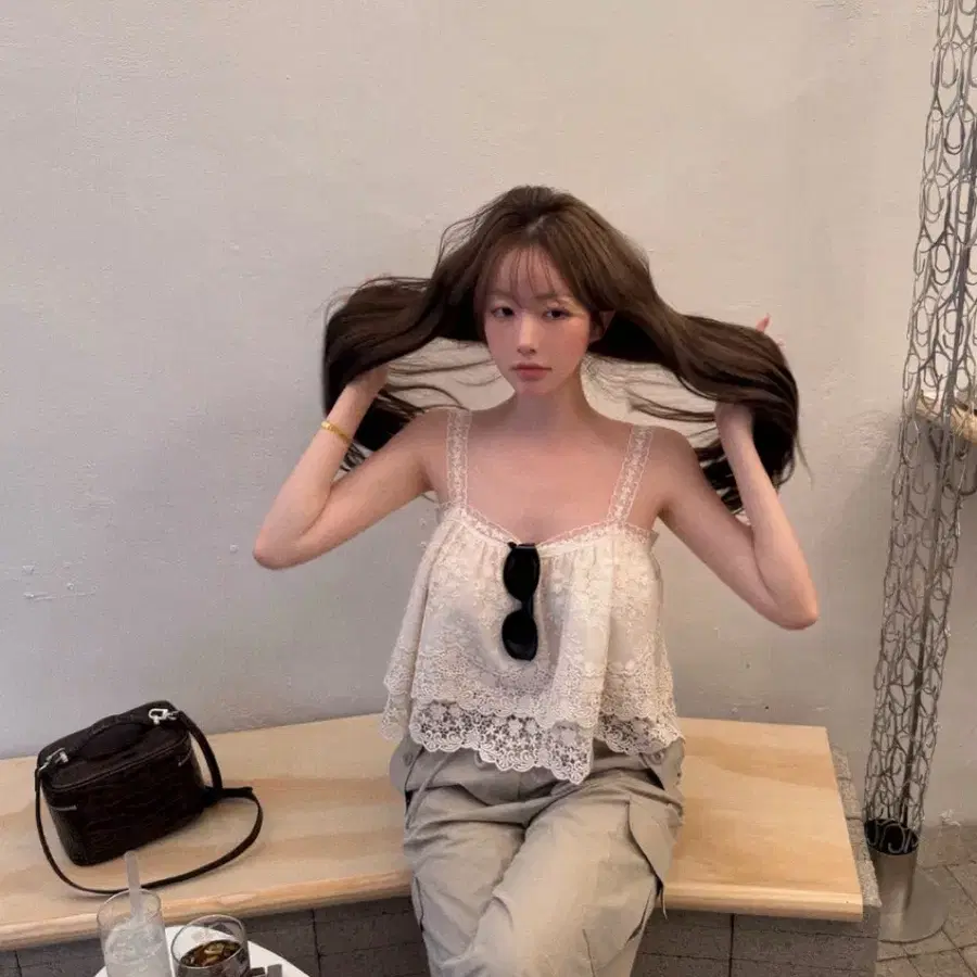 [새상품]르안 [고퀄/강추/소장] 헨느 레이스 캉캉 블라우스 (3color) 나시 레이스 프릴 나시 자수 나시