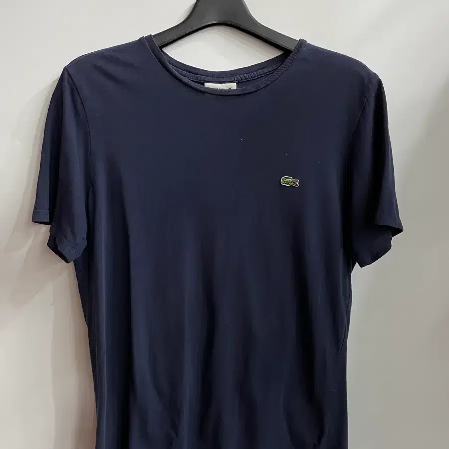 L] 라코스테(Lacoste) 네이비 와펜 반팔 티셔츠 2.0