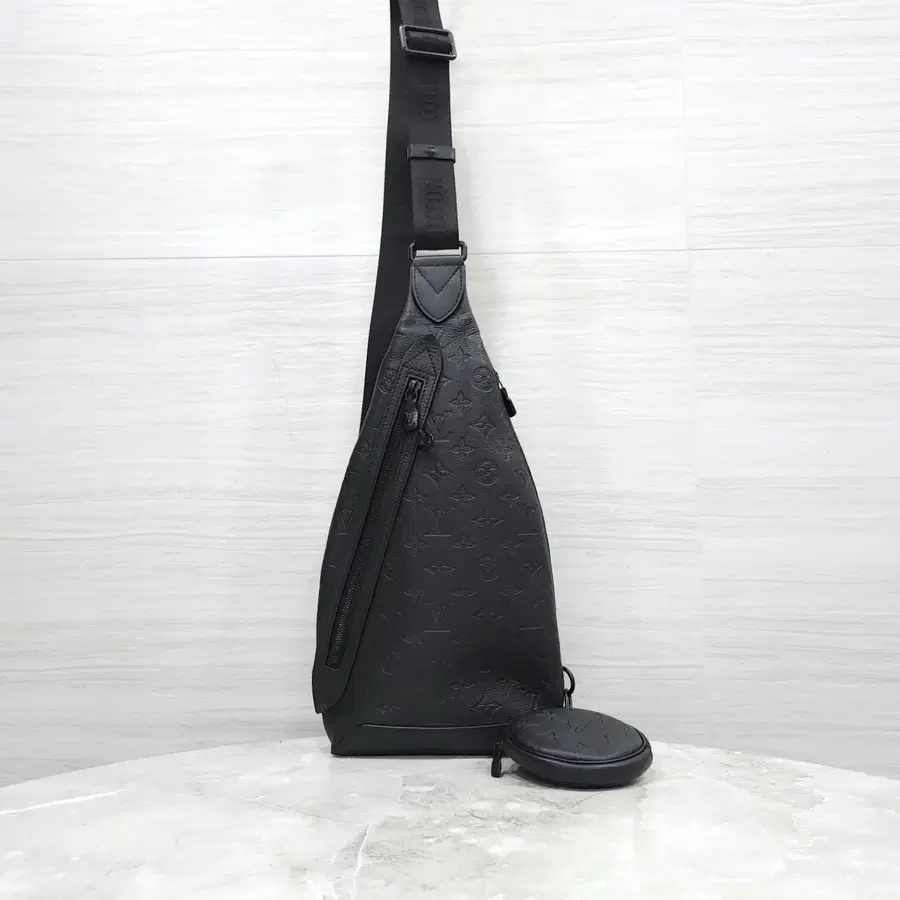 루이비통 듀오 슬링백 모노그램 쉐도우 M26730