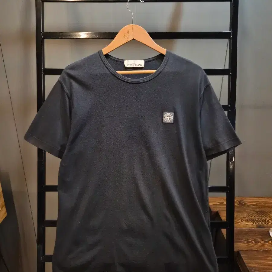 [L] 스톤아일랜드 STONE ISLAND 컴파스 와펜 코튼 반팔 티셔츠 블랙 8.9