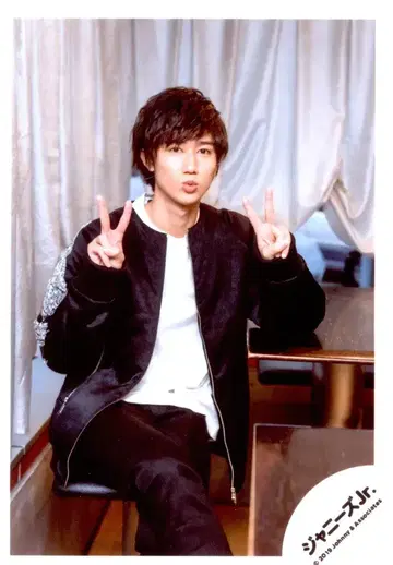 Snow Man Johnnys IsLAND STORE 오프 샷 아베 료헤이 공식 사진 *1장