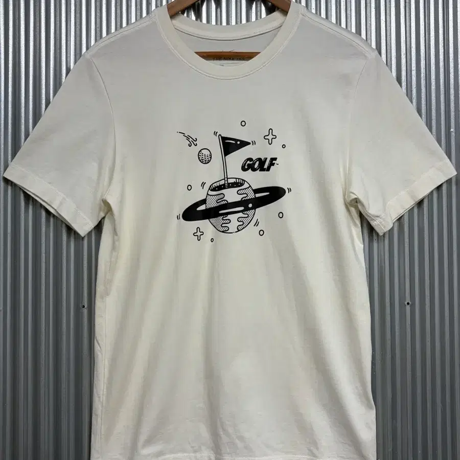 [M] 나이키 NIKE 골프 에일리언 그래픽 코튼 반팔 티셔츠 아이보리 2.5