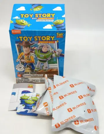 BLOKEES FRIENDSHIP QUEST / Poseable Model Kits TOY STORY Aliens EV01