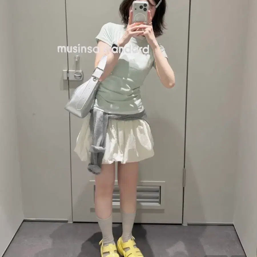 무신사스탠다드 벌룬 밴딩 미니 스커트