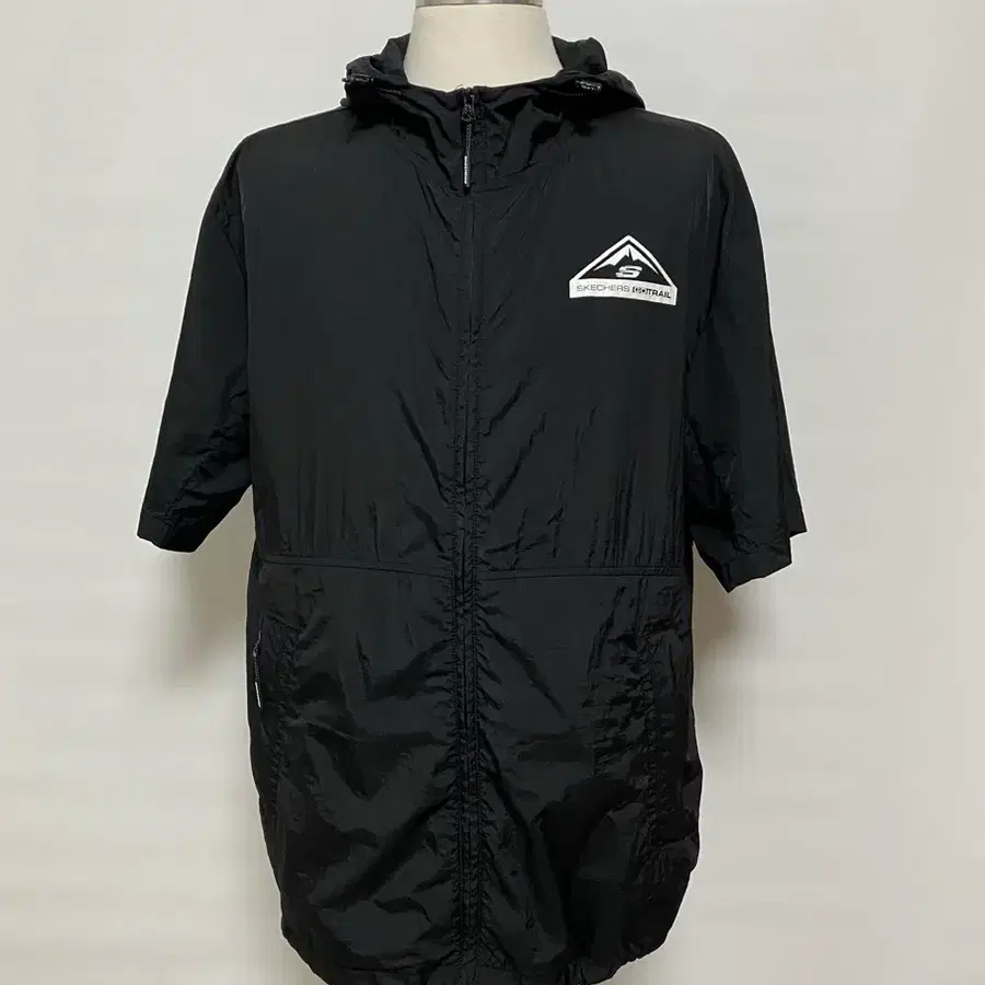 SKECHERS 스케쳐스 고트레일 바람막이 블랙 XL (105)