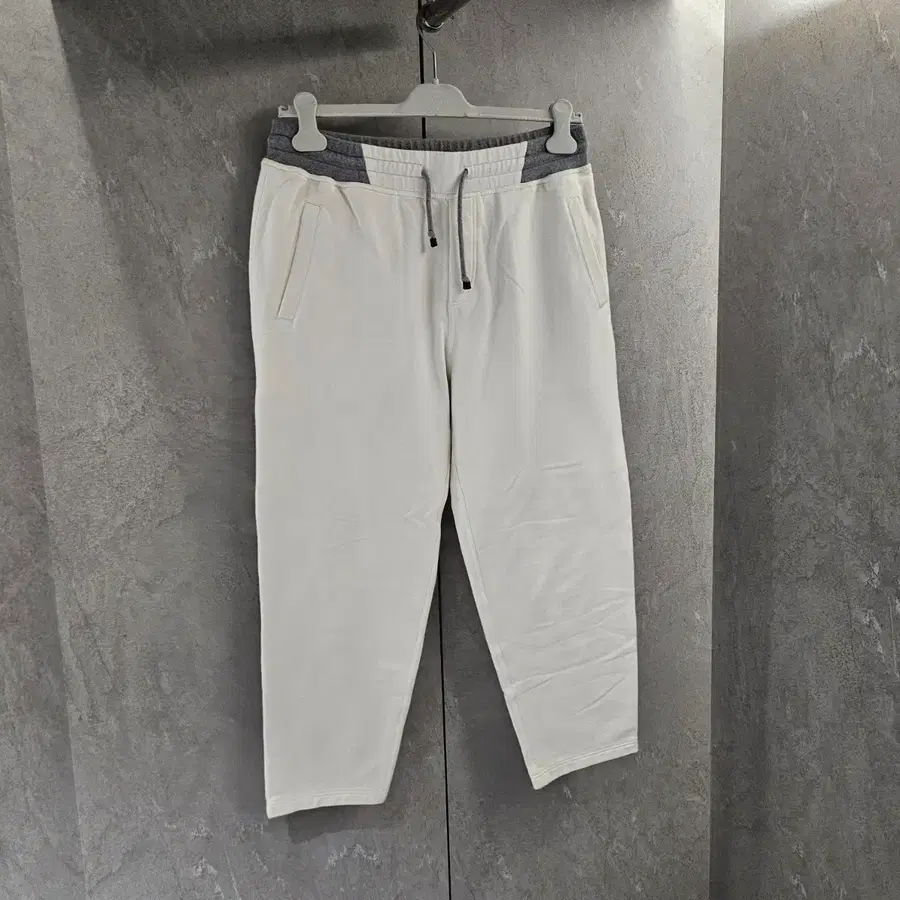 브루넬로 쿠치넬리 배색 스트링 지퍼디테일 코튼 스웻 팬츠