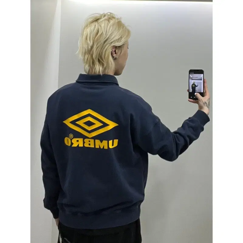 엄브로 반집업 스웻셔츠 r4253