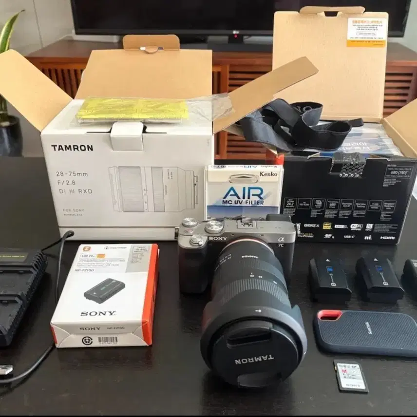 소니 A7C, 탐론 28-200 팝니다