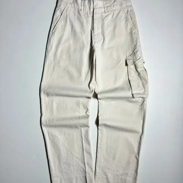 S.T.U 19FW 플랩 카고 포켓 아이보리 코튼 팬츠 R2656