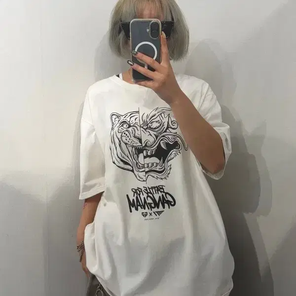 XL GenG x T1 콜라보 반팔 티셔츠