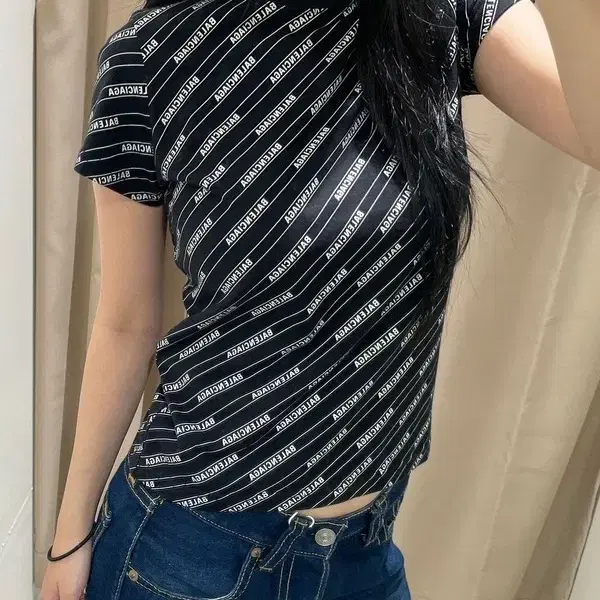 발렌시아가 19ss 로고 레터 풀 반팔 티셔츠 R2693