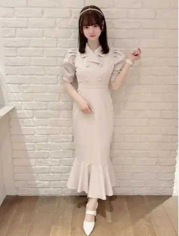 evelyn 오픈 카라 머메이드 원피스