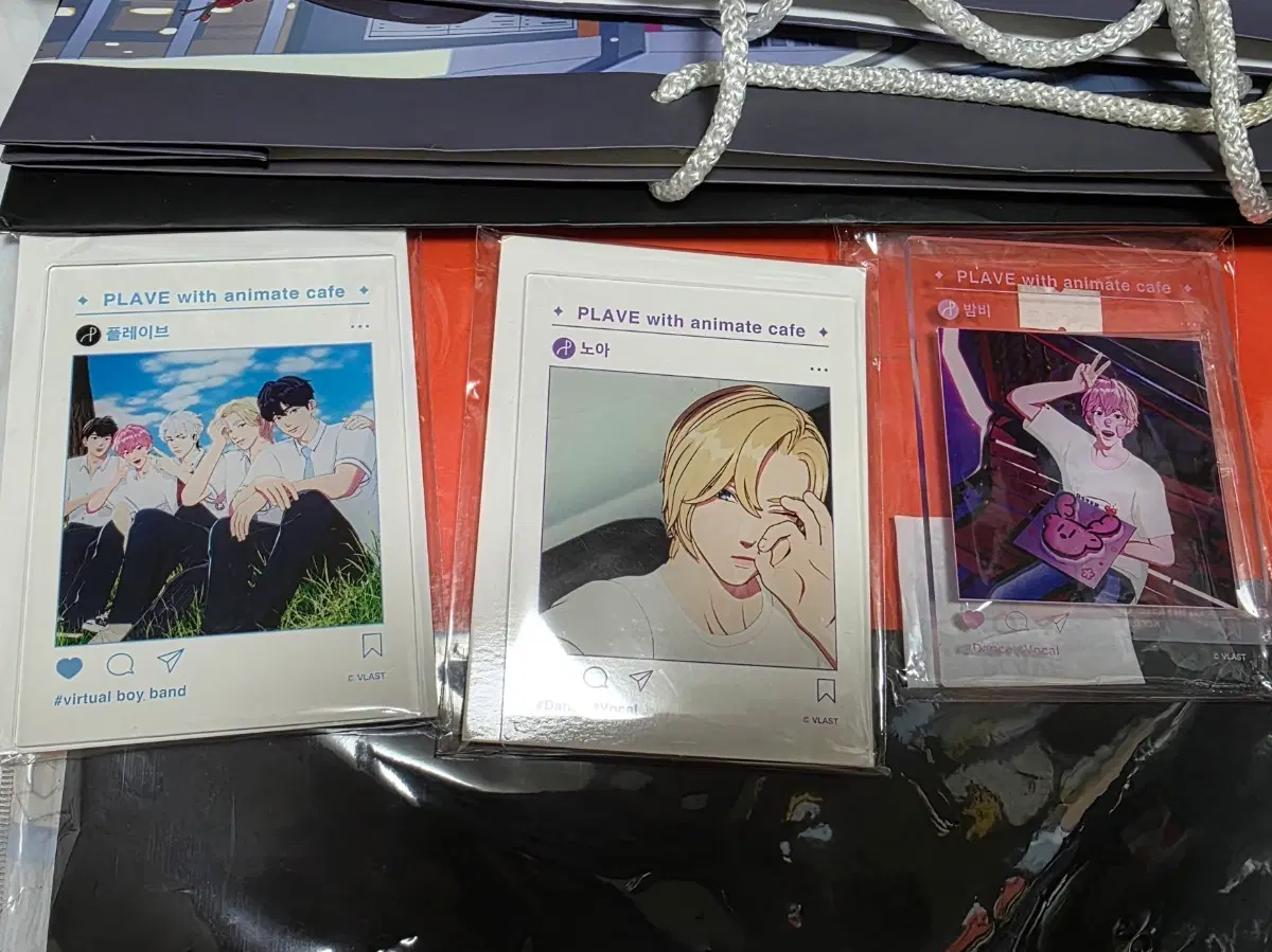 플레이브 애니메이트카페 아크릴스탠드