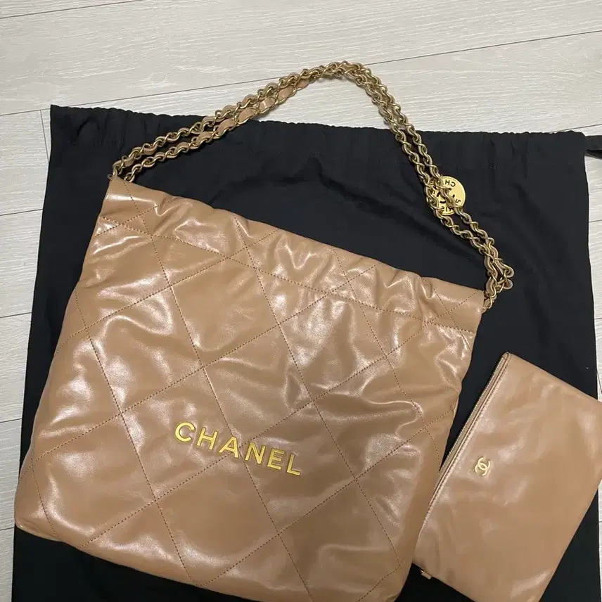 샤넬 22백 스몰 베이지