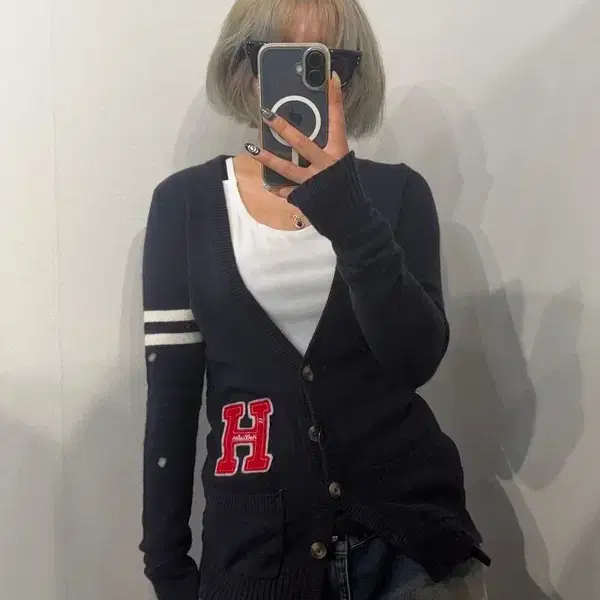 M 홀리스터 바시티 레터맨 H 와펜 가디건 네이비