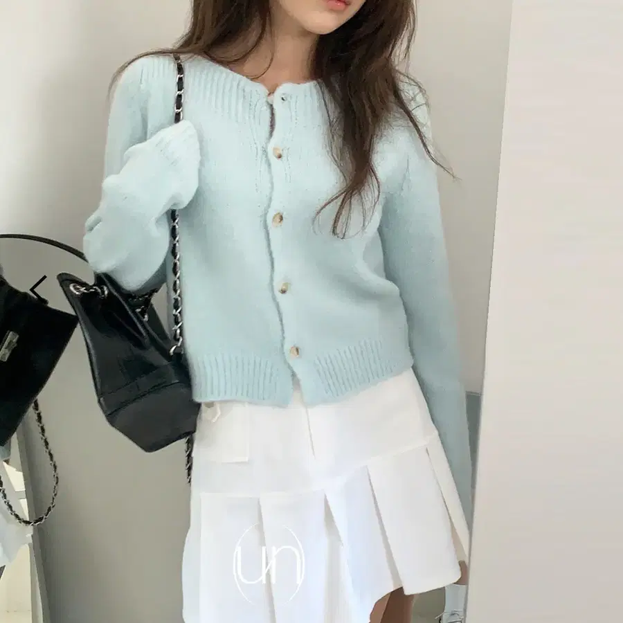 니어웨어 언유즈얼리(Unusually) 치코 보트넥 니트가디건 새상품