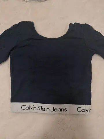 Calvin Klein Jeans 크롭 기장 상의