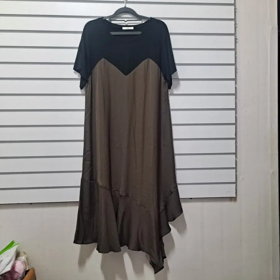 블랙/올리브카키 두톤 무지 롱원피스 언발란스 77 옷장꾸미기