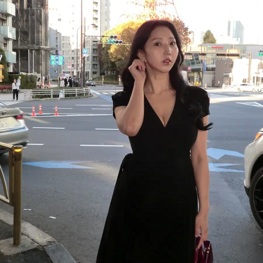 쇼팜 줄리아 랩 드레스 블랙