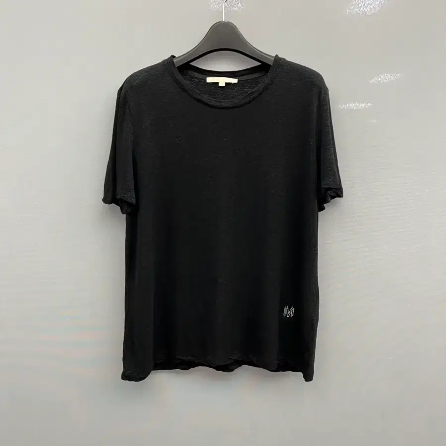마쥬 블랙 여유핏 반팔티셔츠