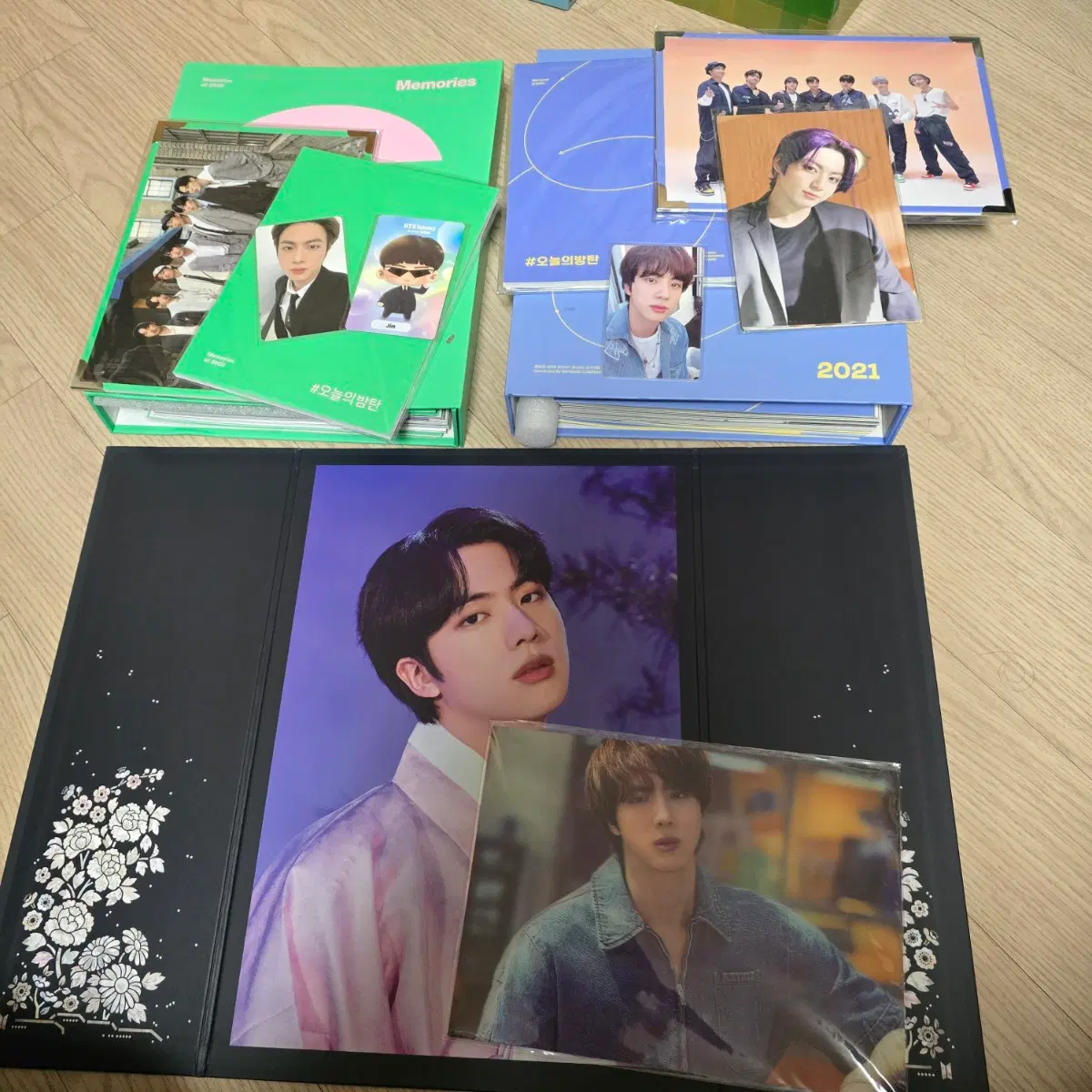 방탄 석진 메모리즈 DVD 포카포함 풀셋양도. bts 3d포토. 달마중 굿즈일괄