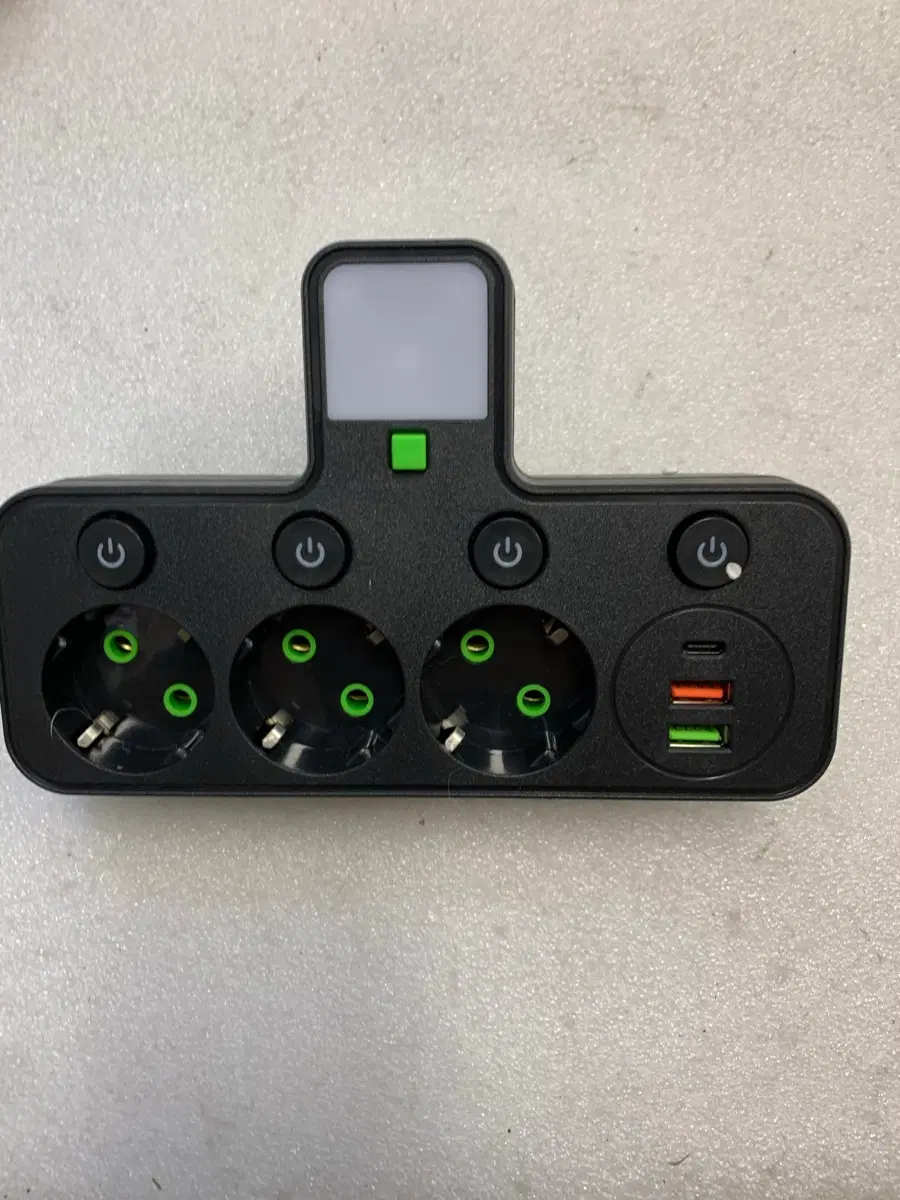 개별 스위치 멀티탭 (USB 포트, LED)