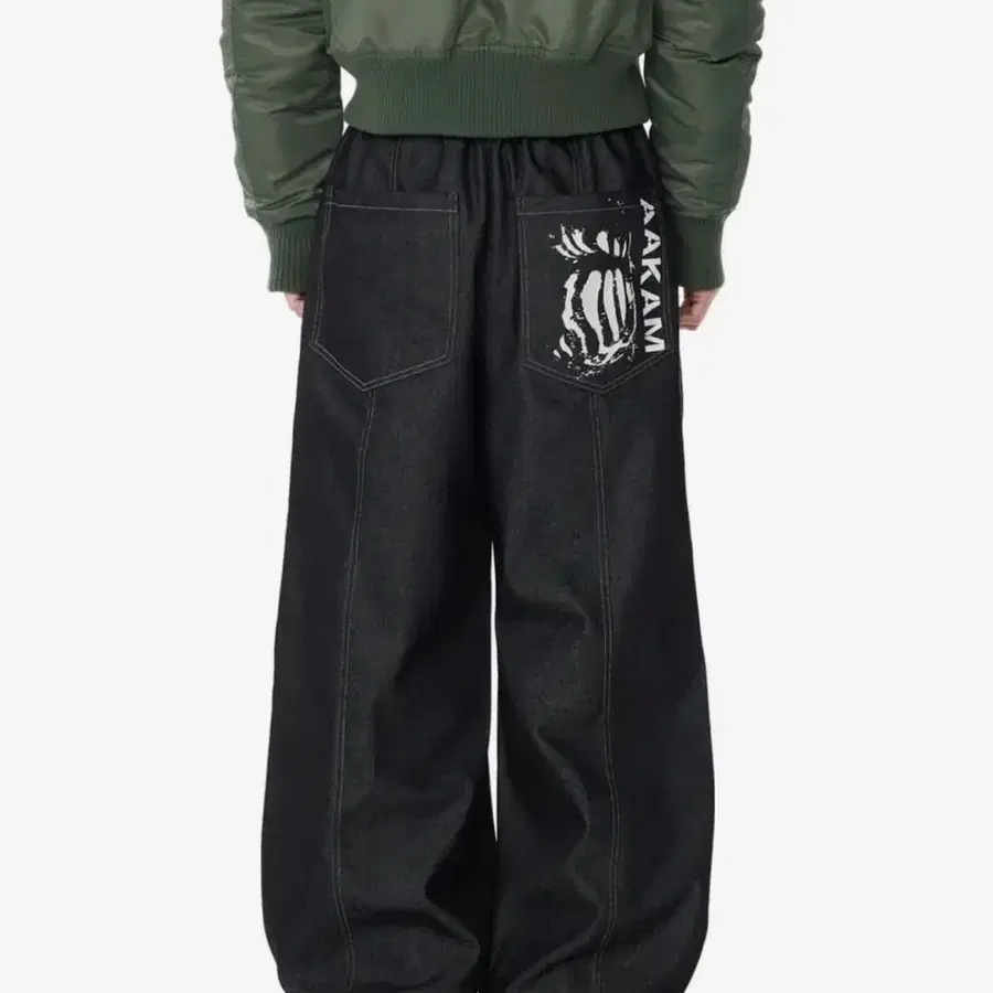Knee Pin-tuck Printed Denim Pants (Black)