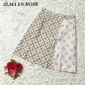 알마앙로즈 플레어 스커트 38 기하학 패턴 절개 디자인 A라인 무릎 기장