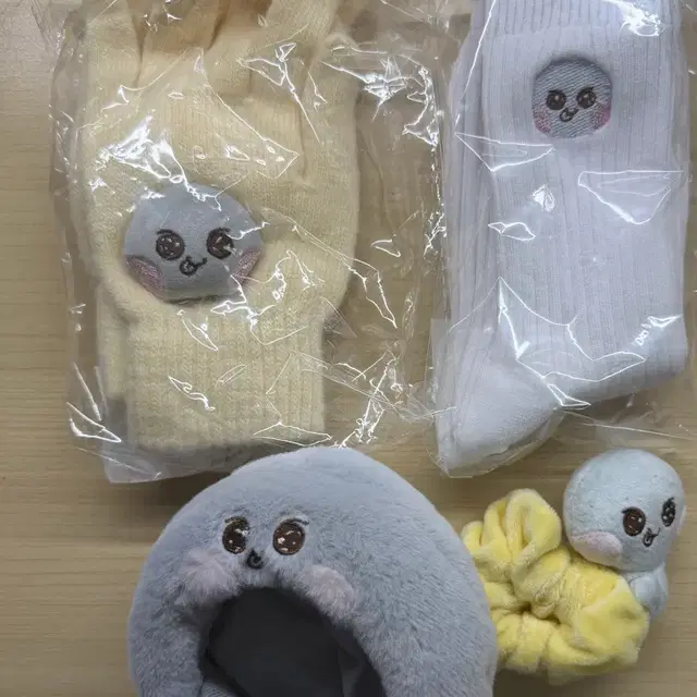 라이즈 은석 송용돌이 케이프 스크런치 양말 장갑 양도 인형