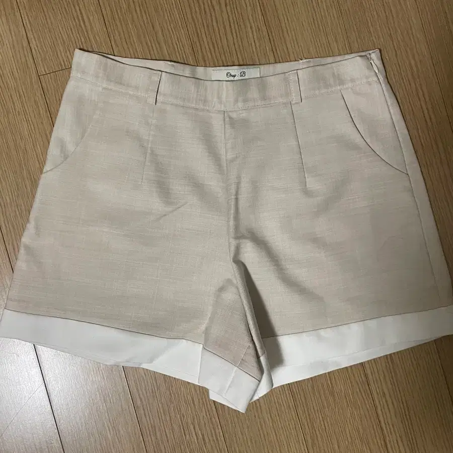 고급 수입의류 온업 베이지 린넨 숏팬츠 M