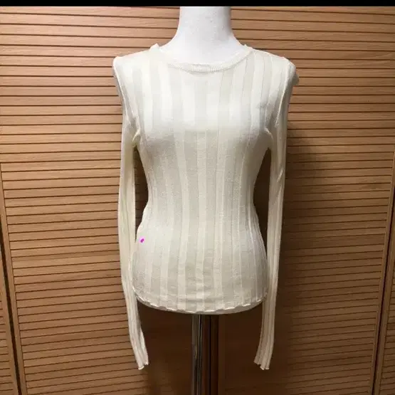 소재 아이보리 골지 긴팔 니트 수입의류