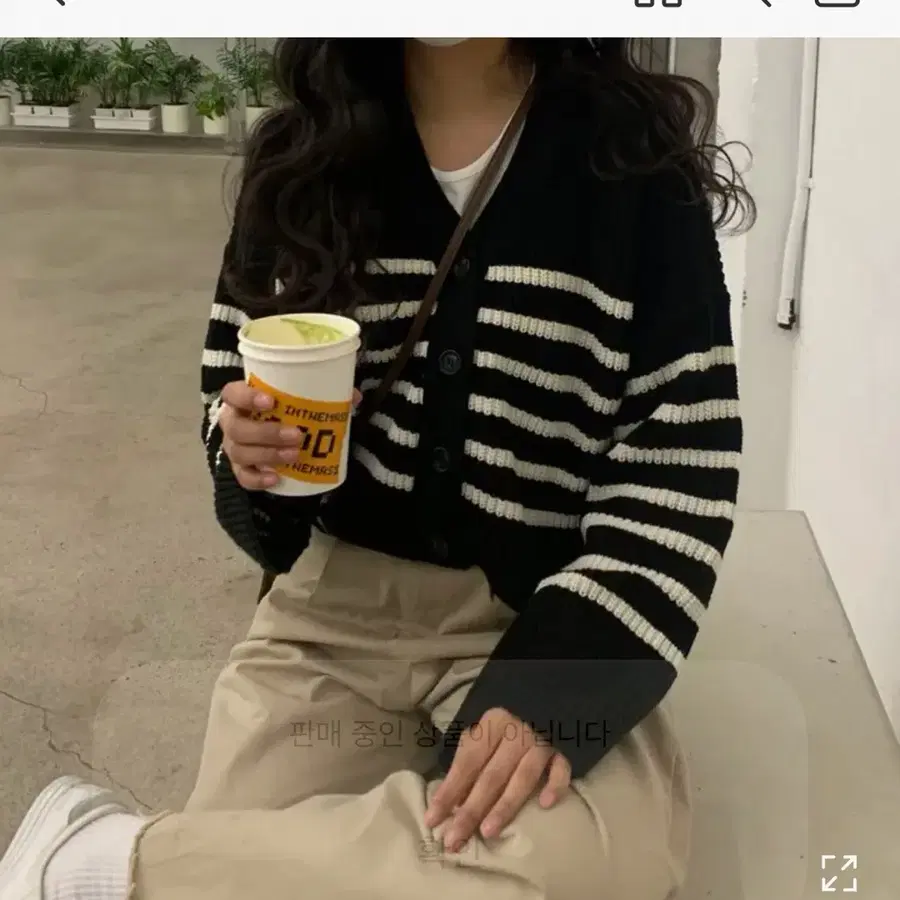 스트라이프 단가라 크롭 가디건 블랙