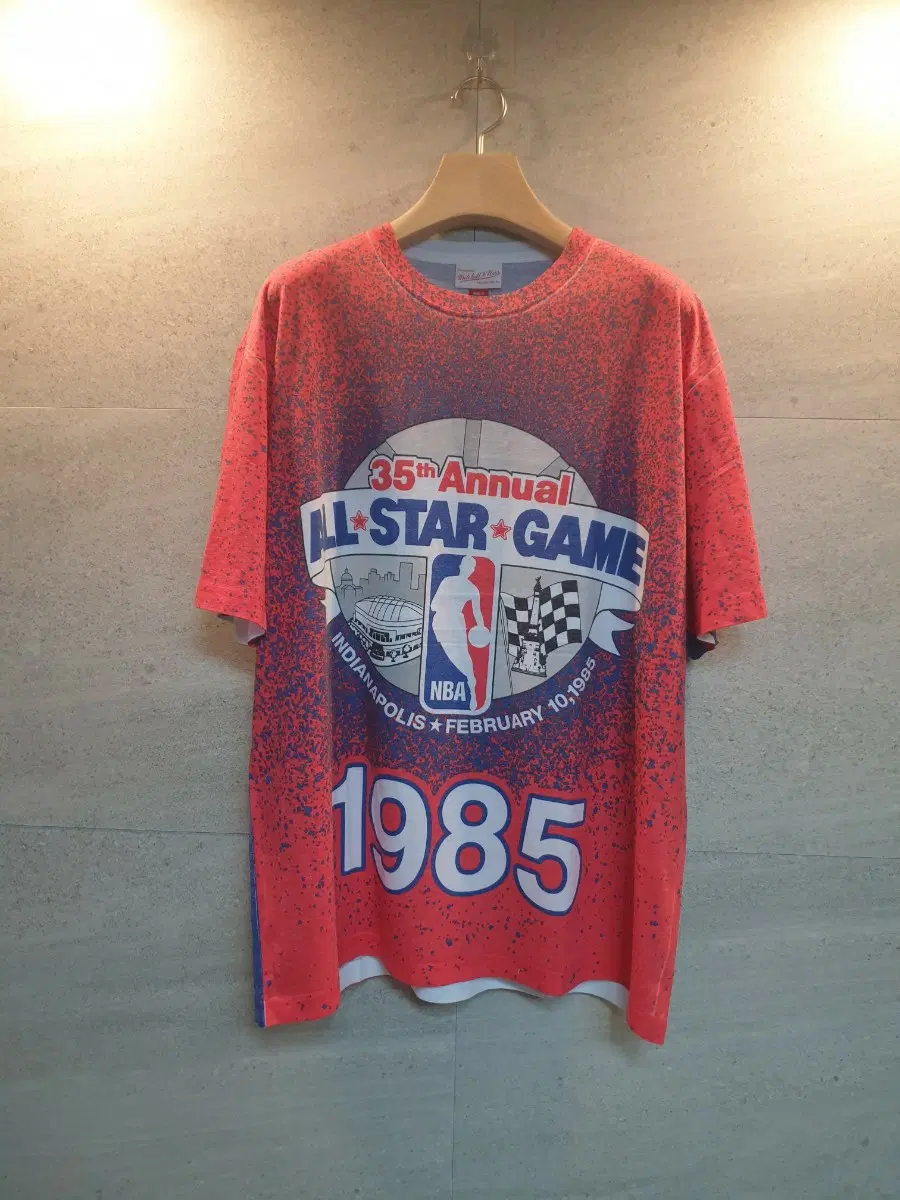 Mitchell & Ness. 1985 NBA 올스타전! 기념 티셔츠.